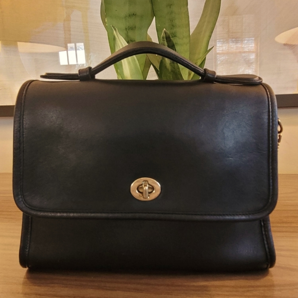 Vintage Coach Court Black Leather Bag 9870